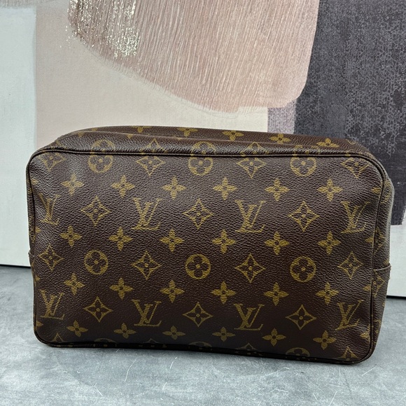 🌵Authentic Louis Vuitton Trousse 28 Monogram 🌵 - Picture 3 of 15